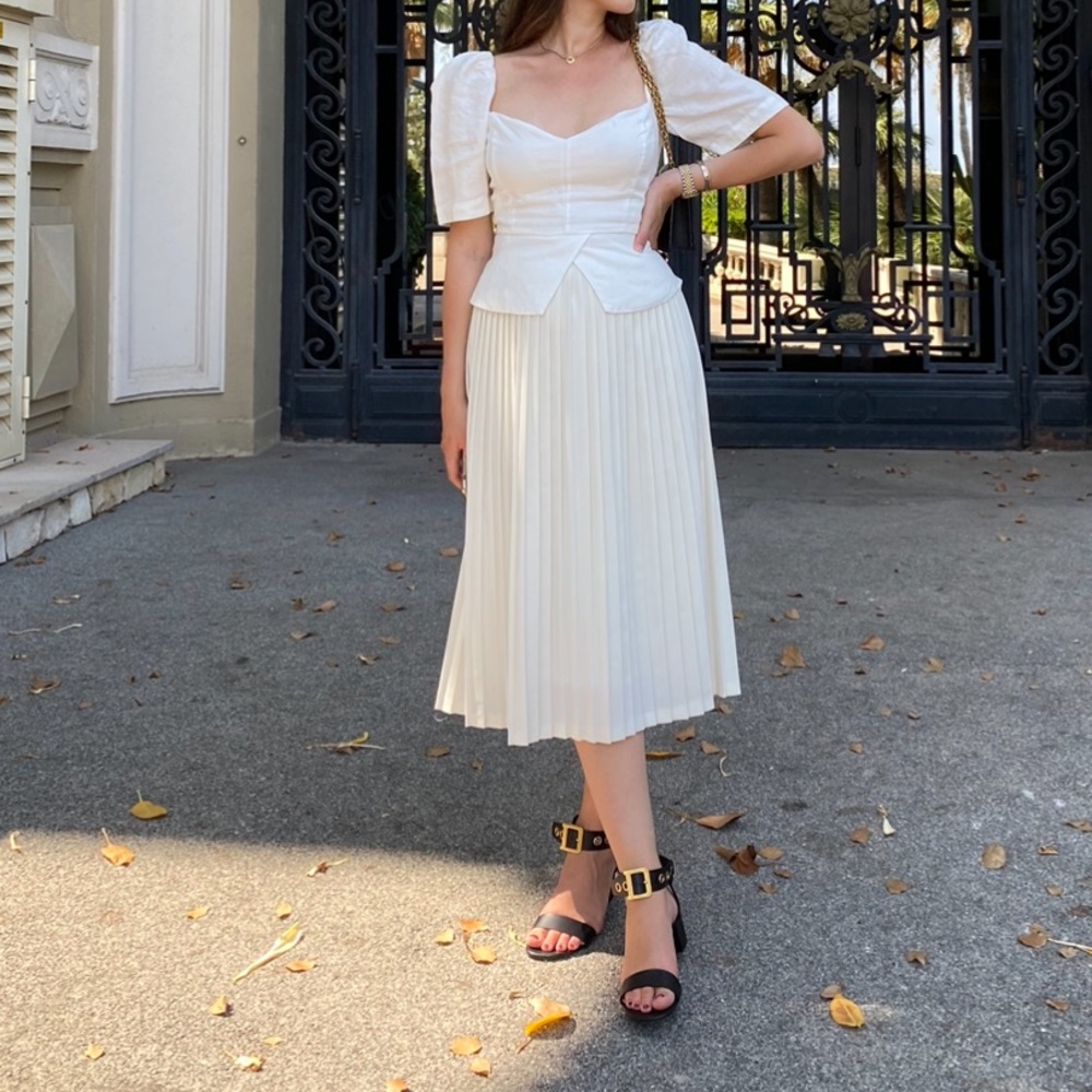 Linen Aritzia crop top